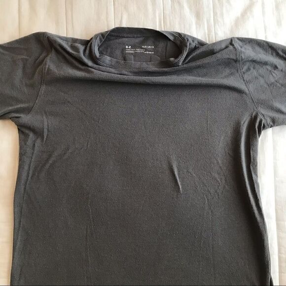 Under Armour boys athletic T-shirt size YLG - Picture 1 of 2